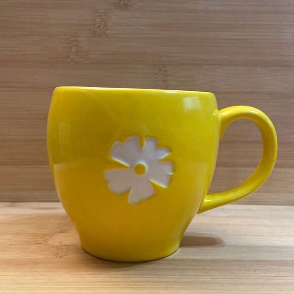 Plain Jane 2010 Yellow “Pray” Coffee Mug Cup with White Flower - Picture 2 of 9